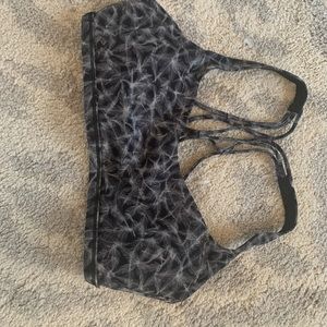 Size 6 lulu lemon bra